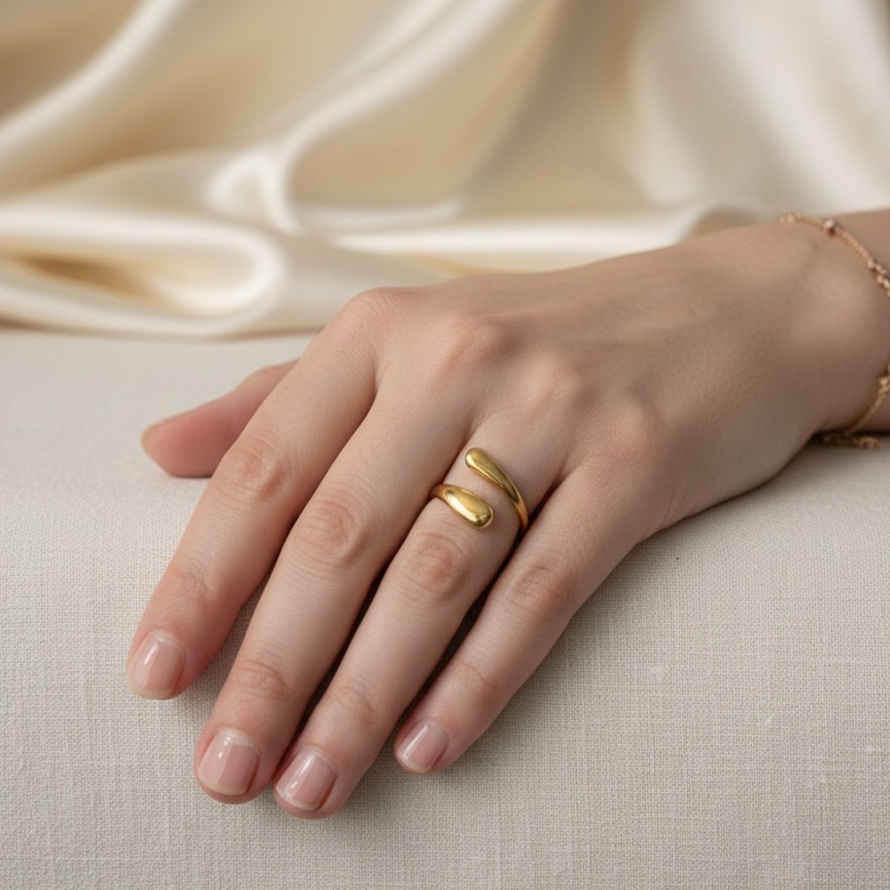 Elegant Gold-Tone Women's Ring